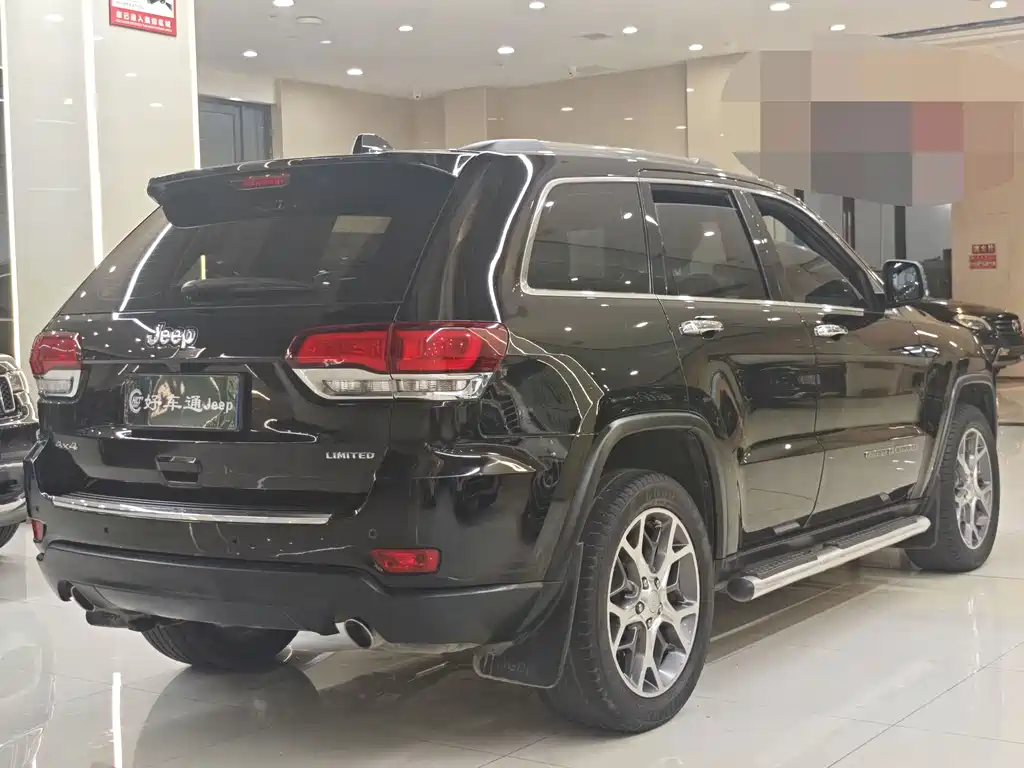 Jeep Grand Cherokee 2020 — фото 17