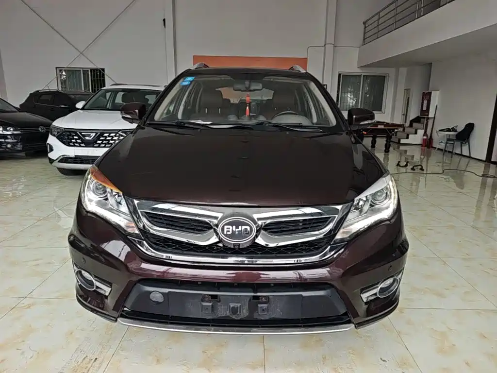 BYD S7 2015