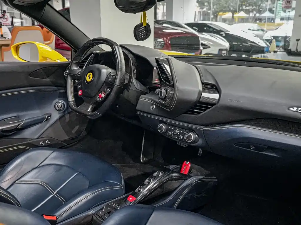 Ferrari 488 2018 — фото 13