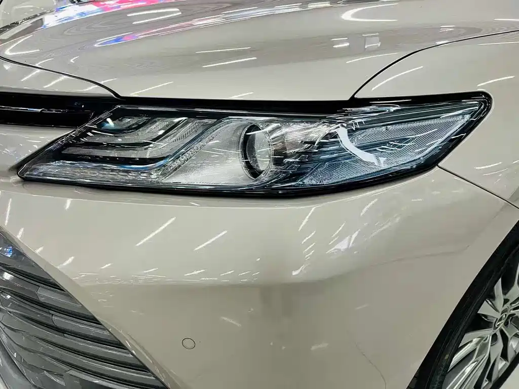 Toyota Camry 2018 — фото 14