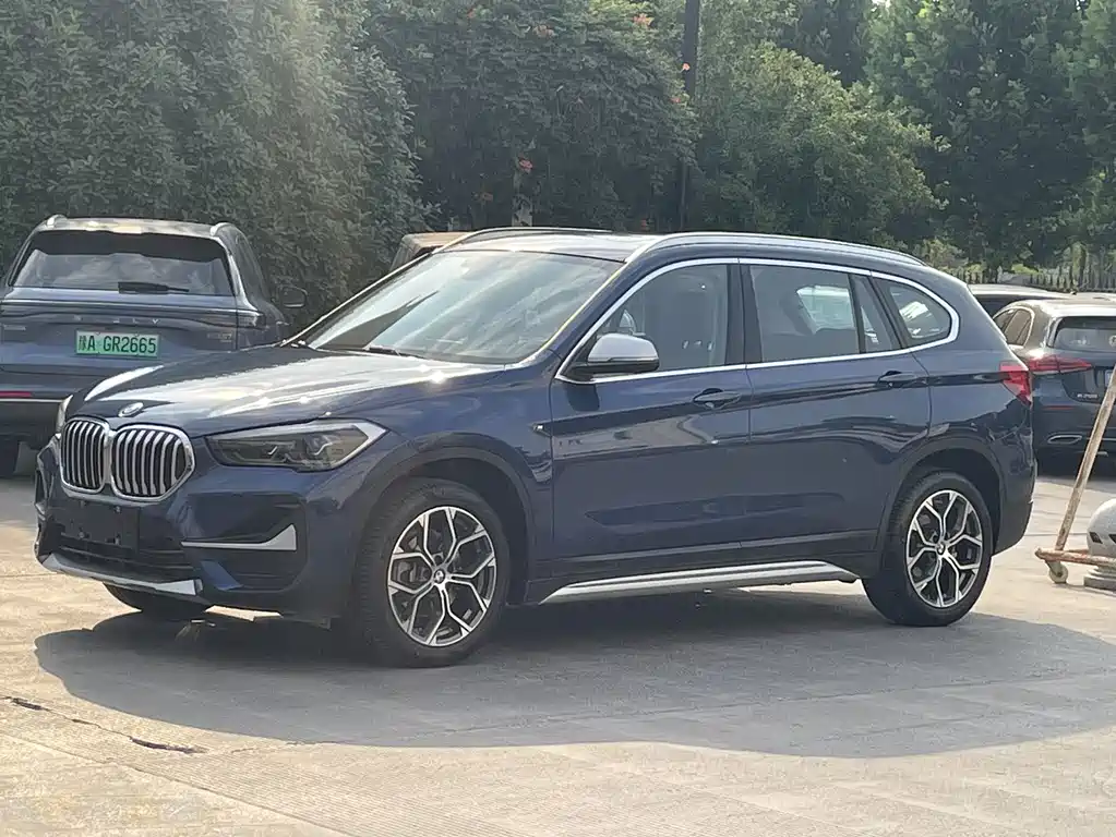 BMW X1 2022 — фото 1