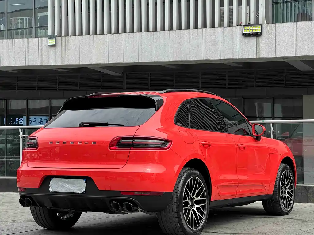 Porsche Macan 2017 — фото 15
