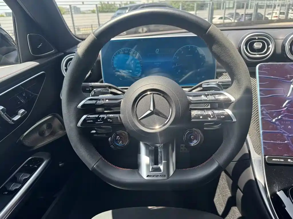 Mercedes-Benz C-Class AMG 2025 — фото 4