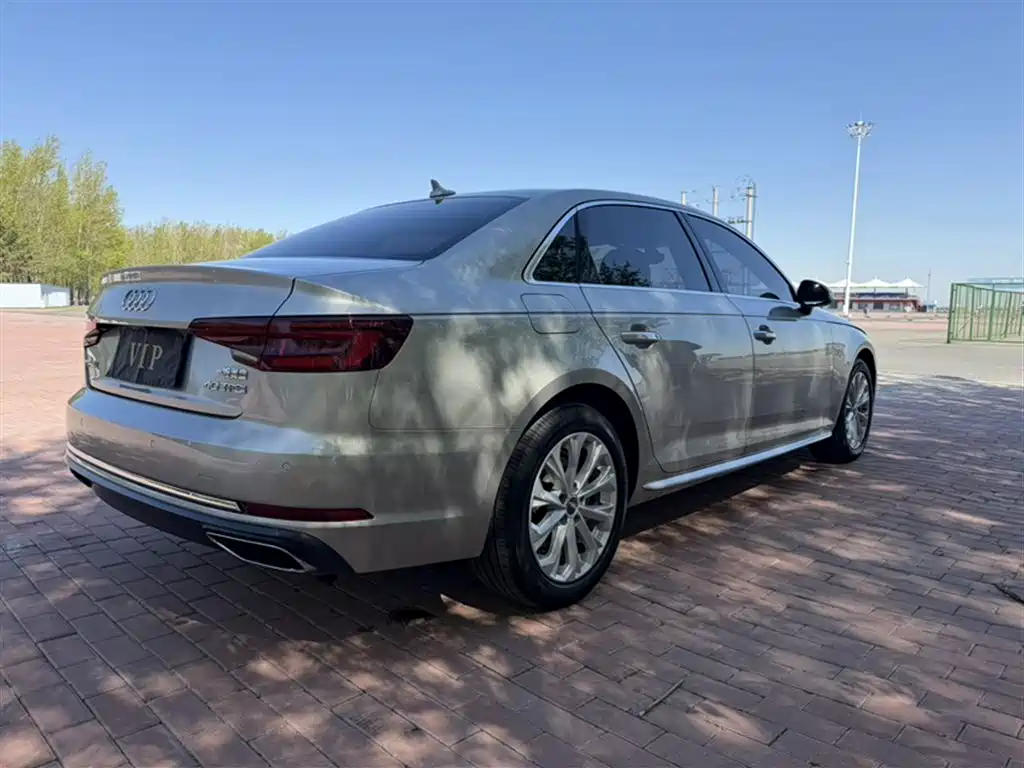 Audi A4L 2020 — фото 5