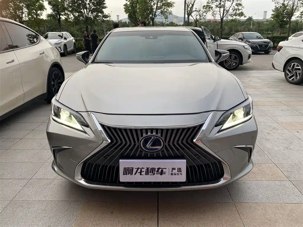 Lexus ES 2020 — фото 2