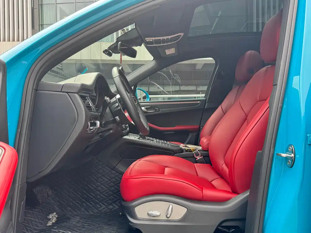 Porsche Macan 2018 — фото 14