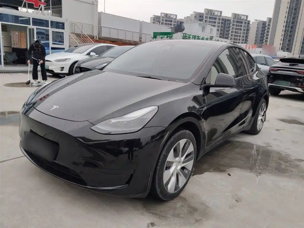 Tesla Model Y 2023 — фото 2