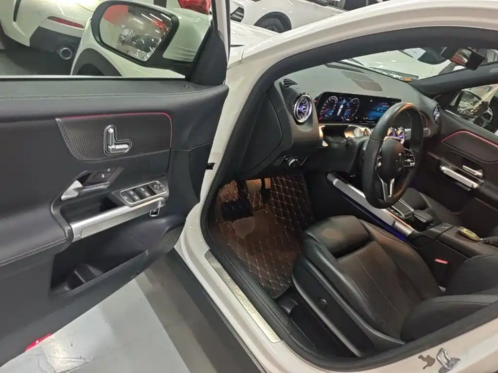 Mercedes-Benz GLB 2020 — фото 16