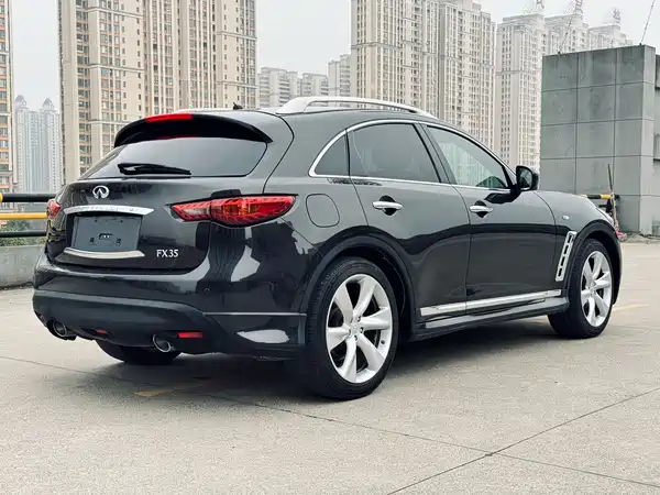 Infiniti FX 2011