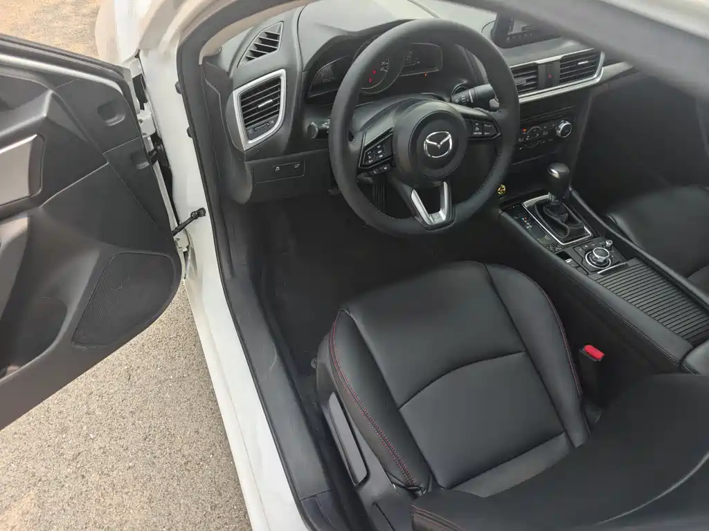 Mazda 3 Angkesela 2018 — фото 11