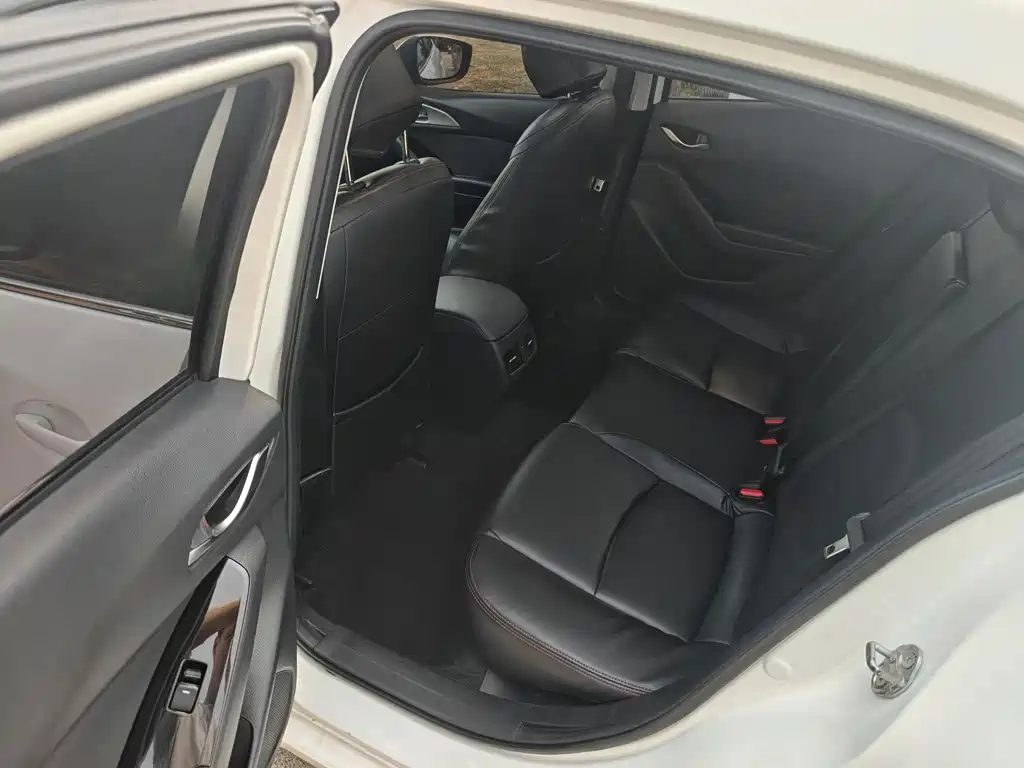 Mazda 3 Angkesela 2018 — фото 14