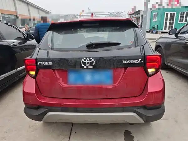 Toyota Yaris L 2021