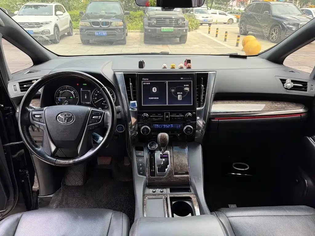 Toyota Alphard 2023 — фото 4