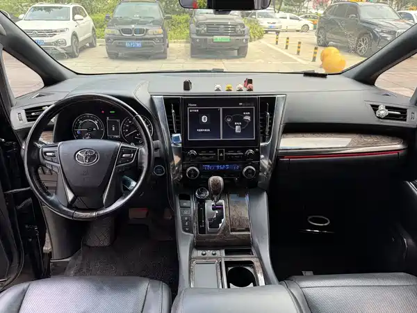 Toyota Alphard 2023