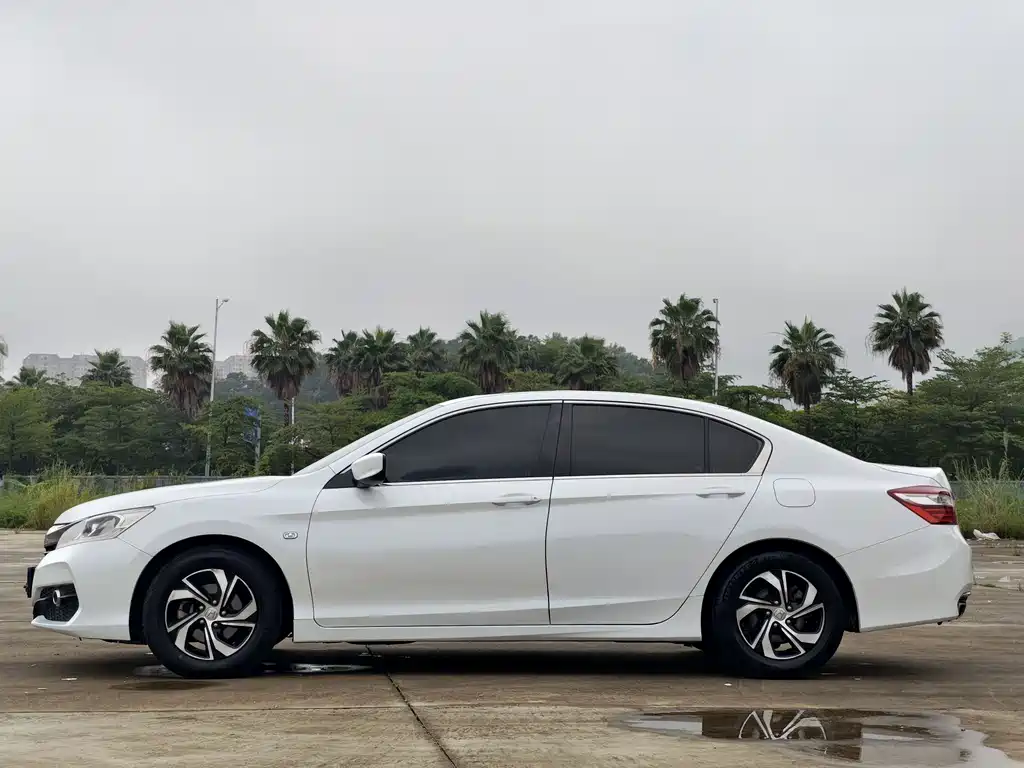 Honda Accord 2017 — фото 4