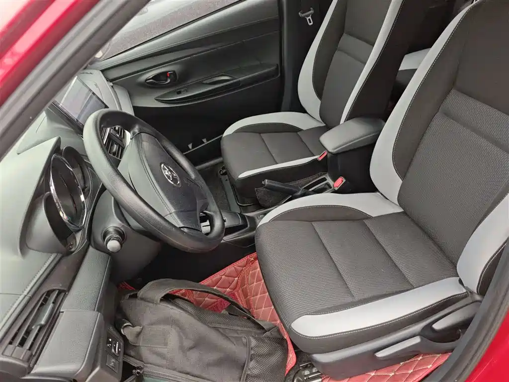 Toyota Yaris L 2021 — фото 15
