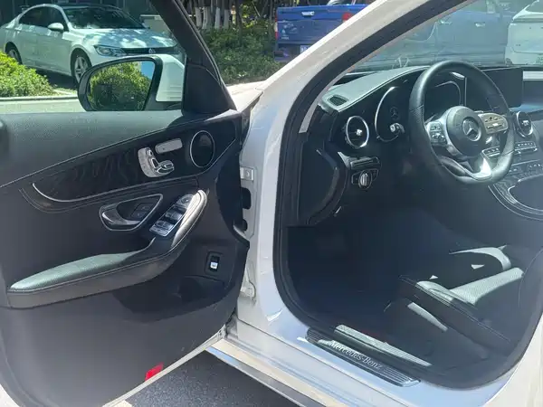 Mercedes-Benz C-Class 2020