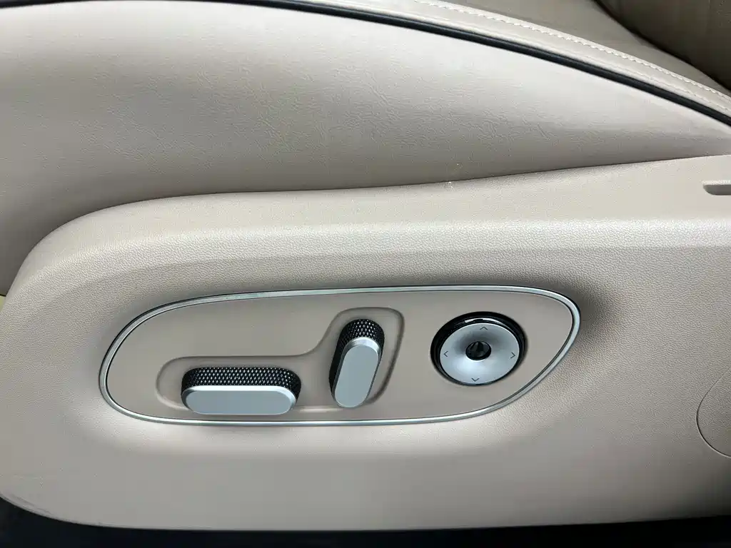 XPeng X9 2024 — фото 4