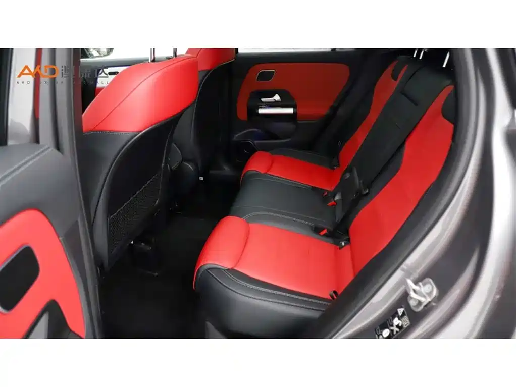 Mercedes-Benz GLA AMG 2023 — фото 7