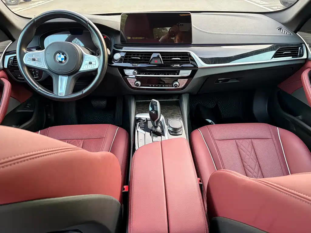 BMW 5 Series 2023 — фото 9