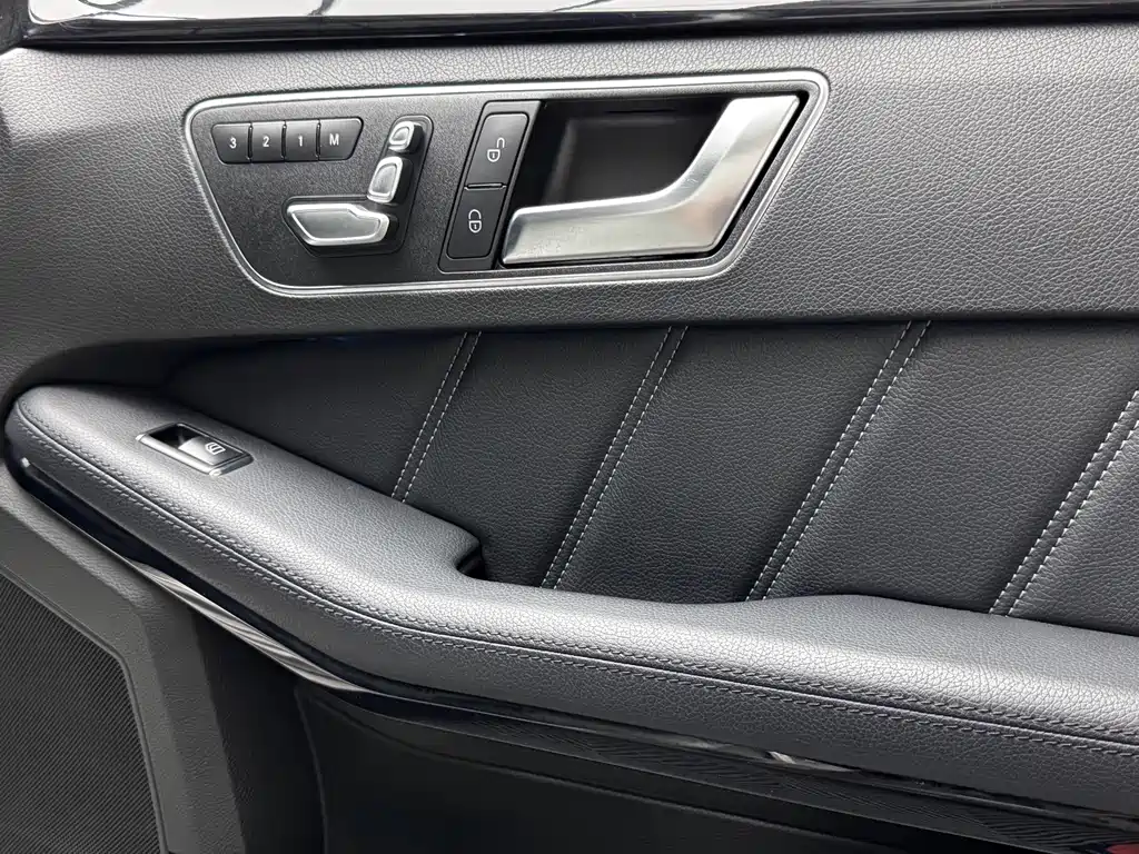 Mercedes-Benz E-Class 2014 — фото 31