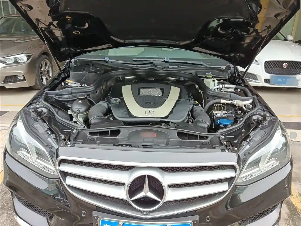 Mercedes-Benz E-Class 2014 — фото 20