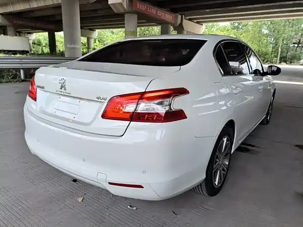 Peugeot 408 2016