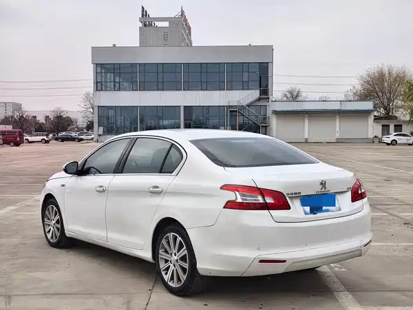 Peugeot 408 2015