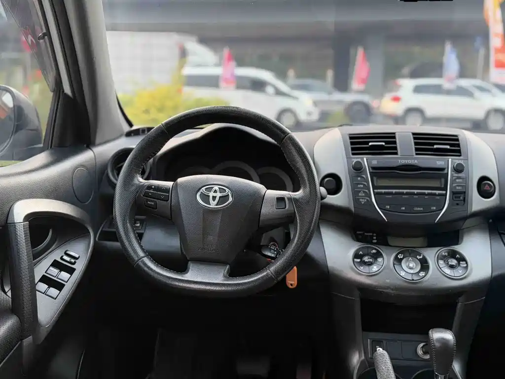 Toyota RAV4 2013 — фото 20