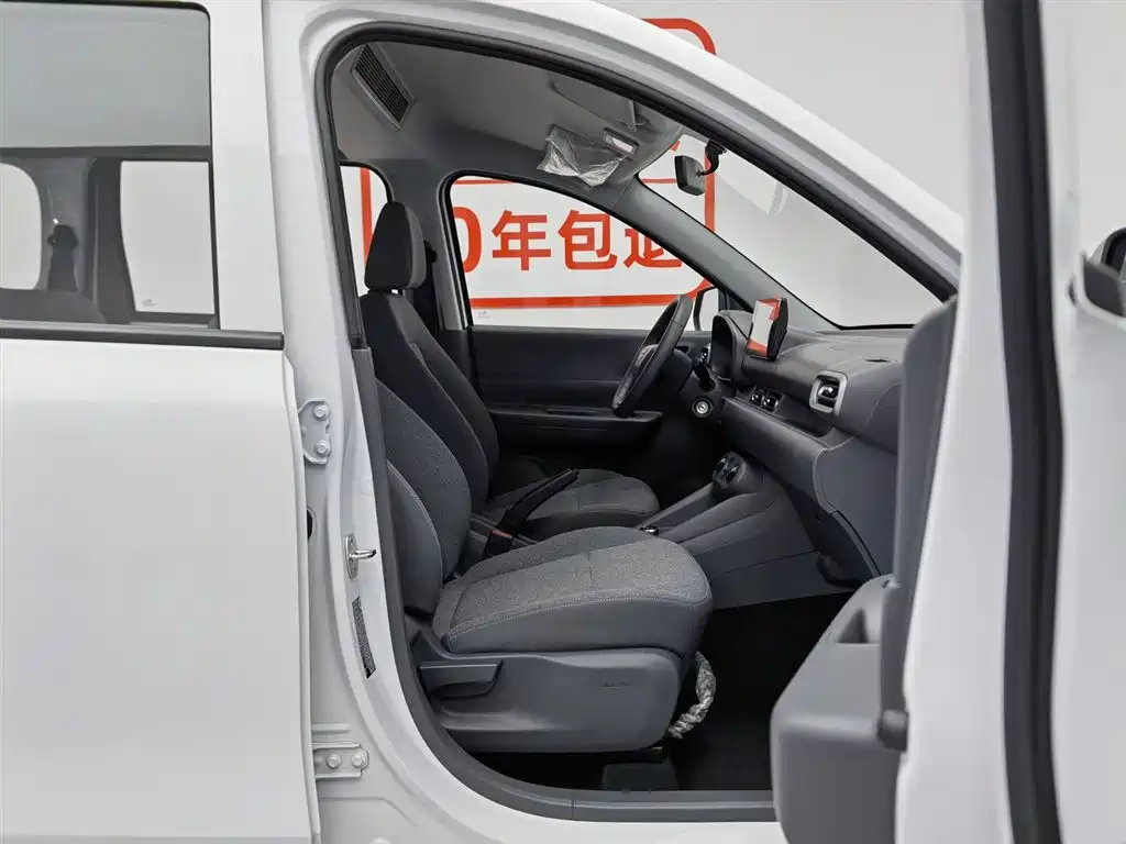 Wuling Hongguang New Energy 2024 — фото 23