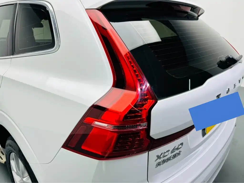 Volvo XC60 2021 — фото 17