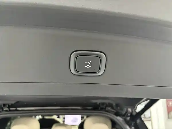 NIO ES6 2025