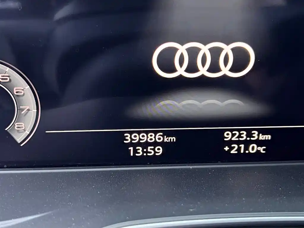Audi Q5L 2024 — фото 14