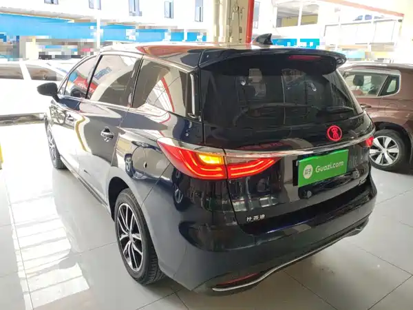 BYD Song MAX 2017
