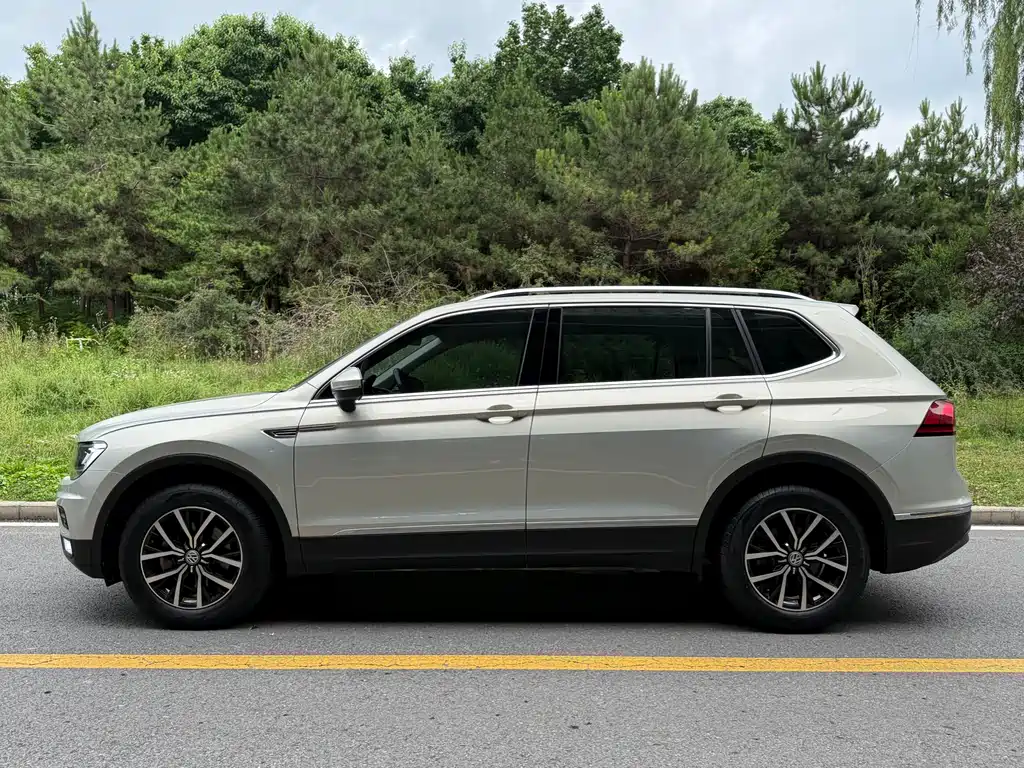 Volkswagen Tiguan L 2017 — фото 4