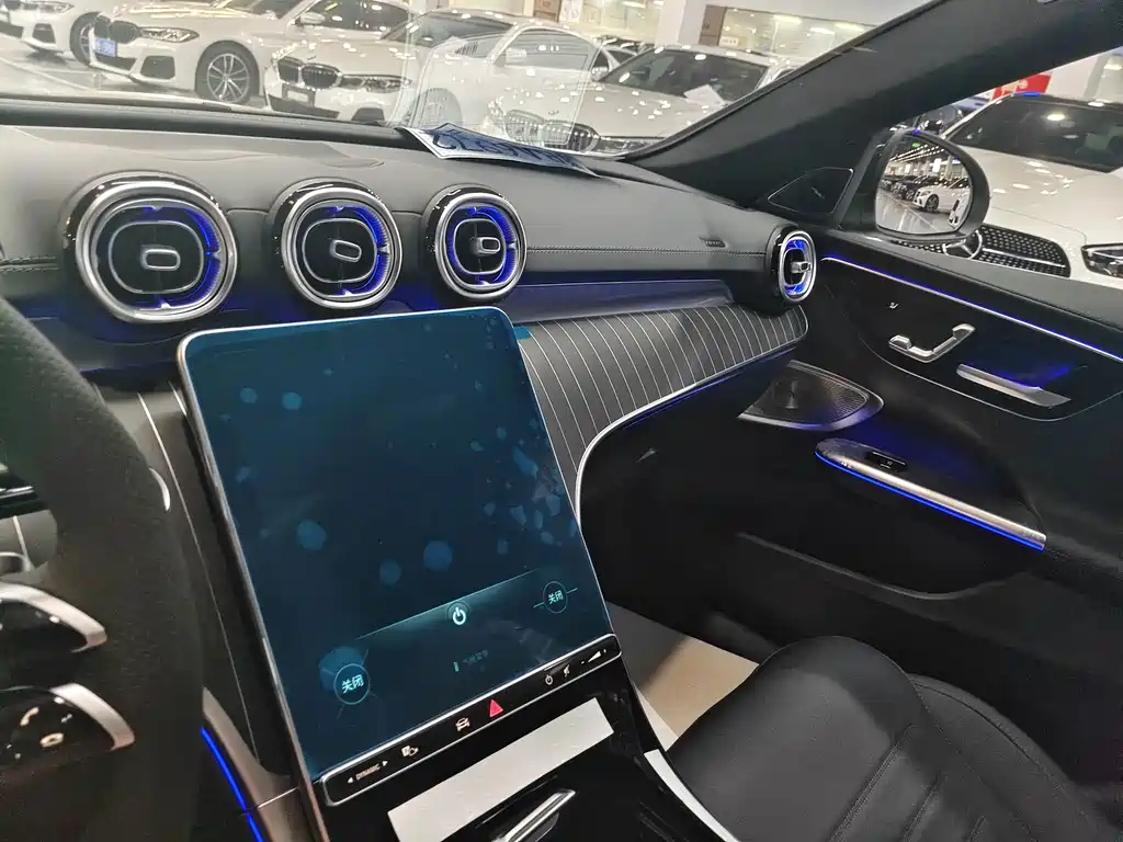 Mercedes-Benz C-Class 2025