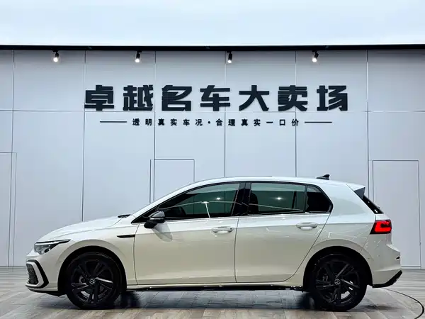 Volkswagen Golf 2024