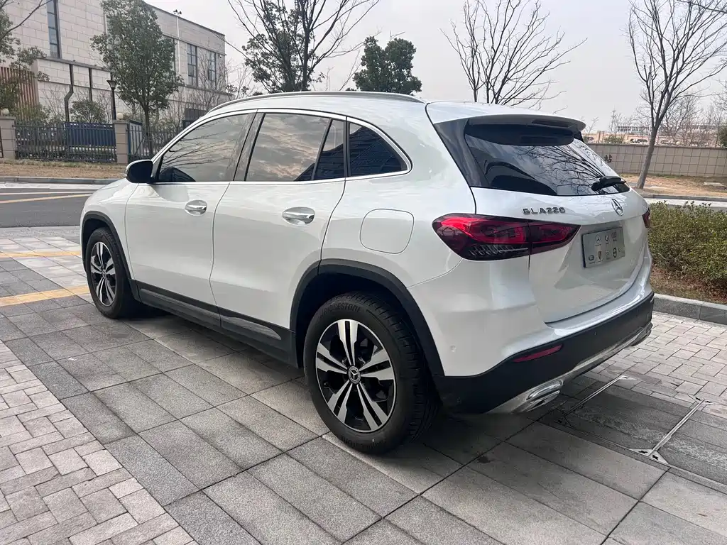 Mercedes-Benz GLA 2023 — фото 6