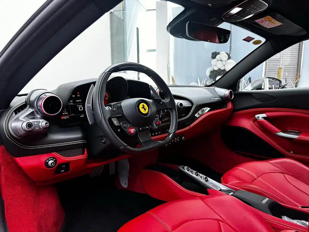 Ferrari F8 2022 — фото 18