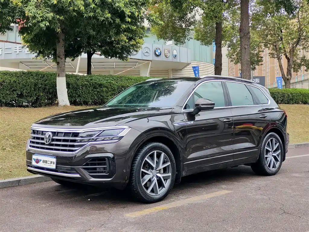Volkswagen Touareg 2020 — фото 1