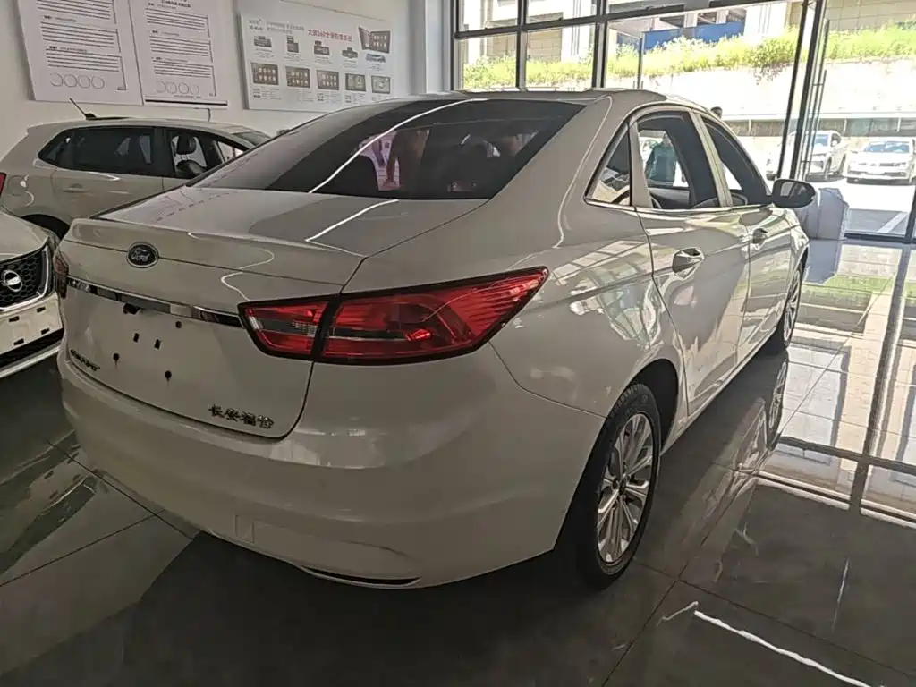 Ford Forrest 2015
