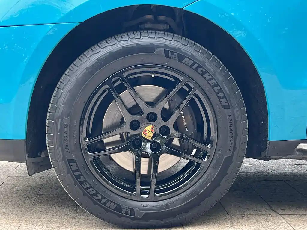 Porsche Macan 2019 — фото 10