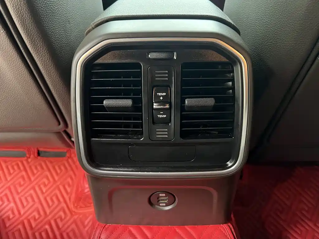 Porsche Macan 2019 — фото 15