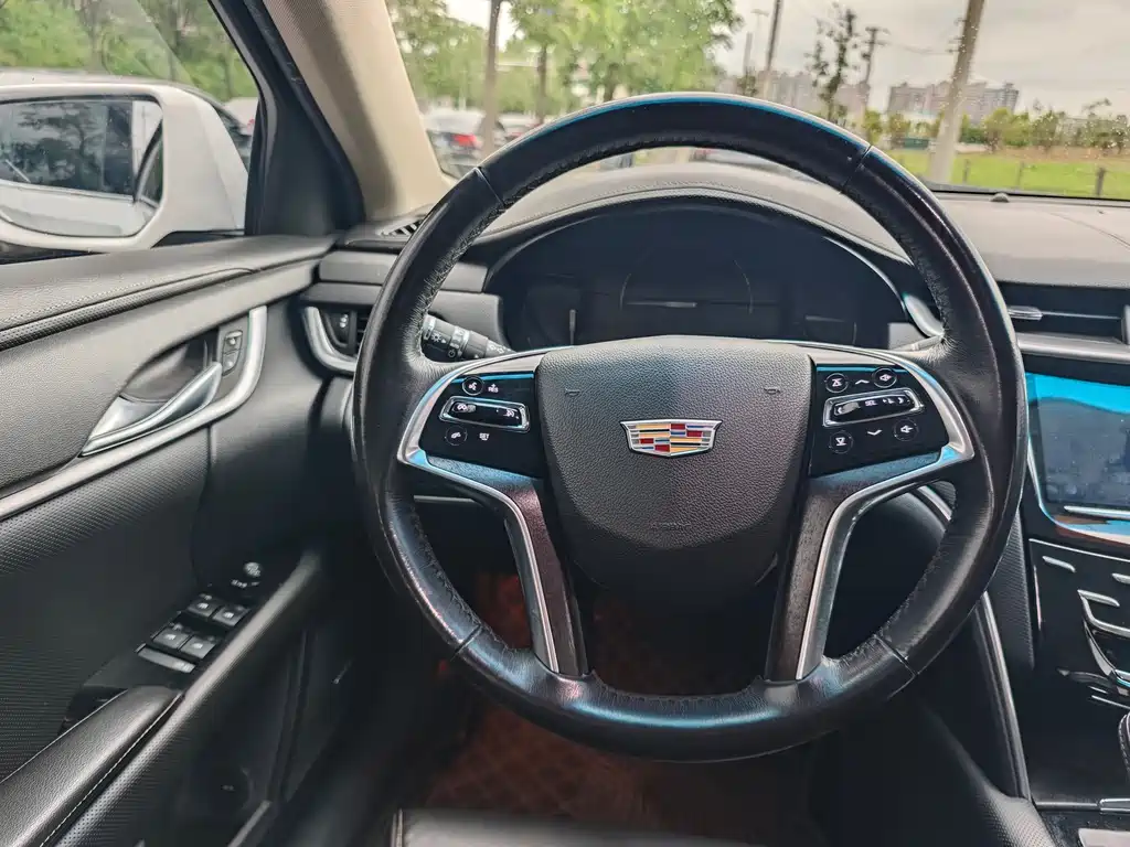 Cadillac XTS 2019 — фото 16
