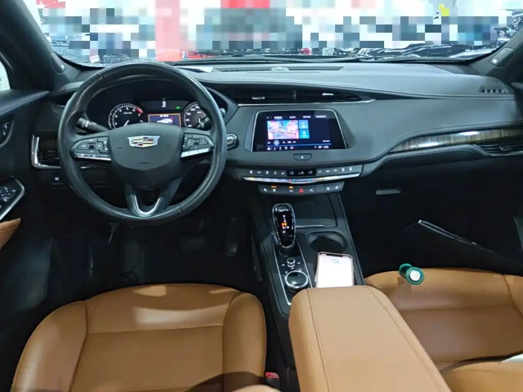 Cadillac XT4 2022 — фото 10