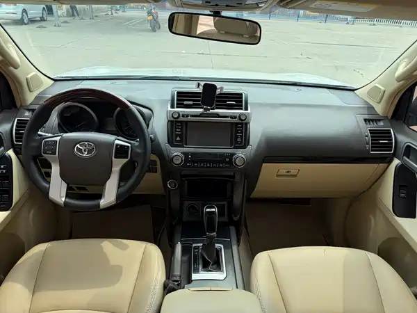 Toyota Prado 2016