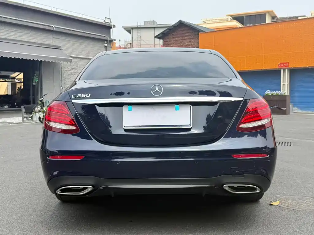Mercedes-Benz E-Class 2020 — фото 16