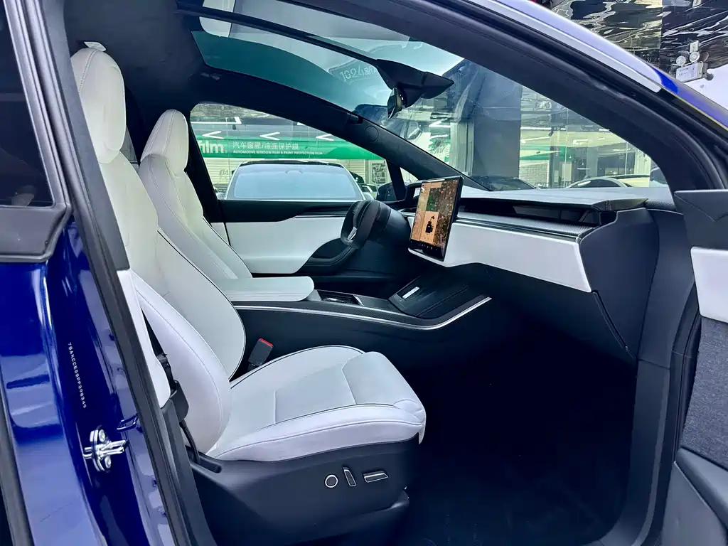 Tesla Model X 2023 — фото 13