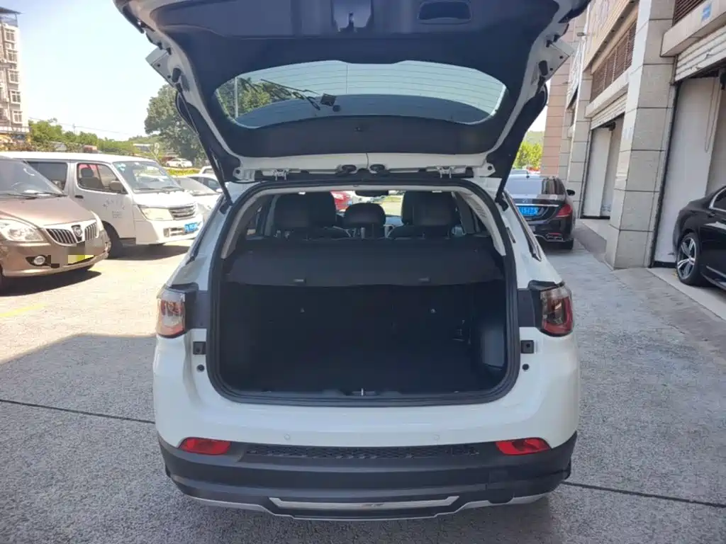 Jeep Compass 2019 — фото 19