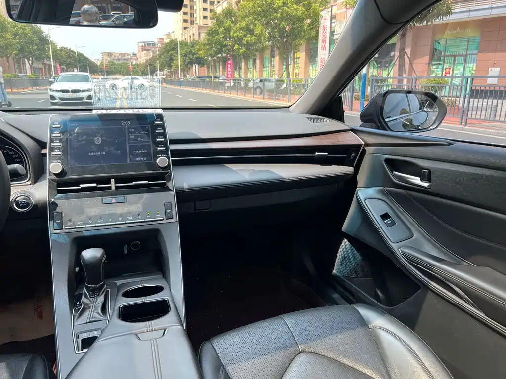 Toyota Avalon 2020 — фото 16